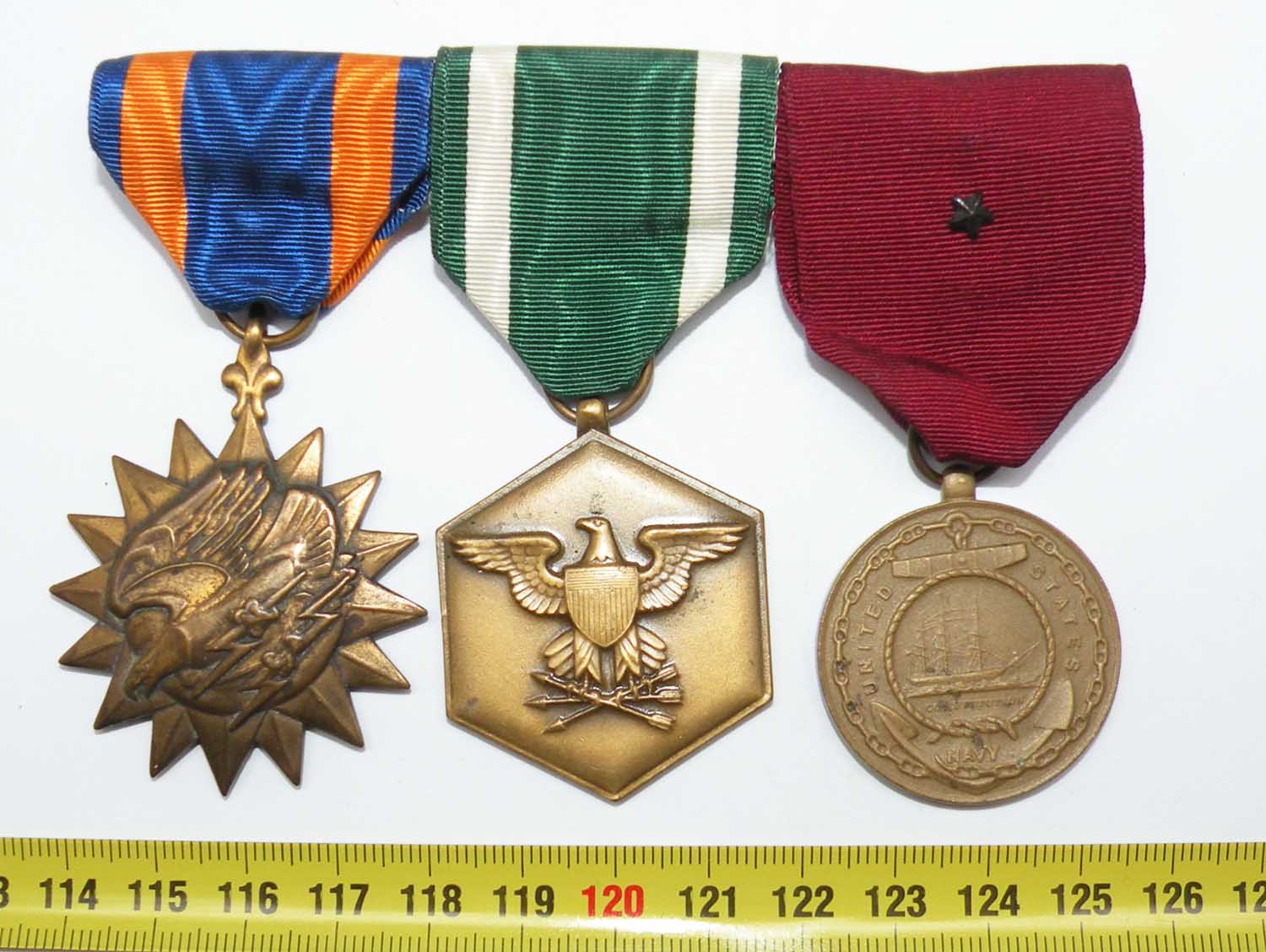 https://www.nuggetsfactory.com/EURO/militaria/medaille/medaille%201/58%20Medaille%20.jpg