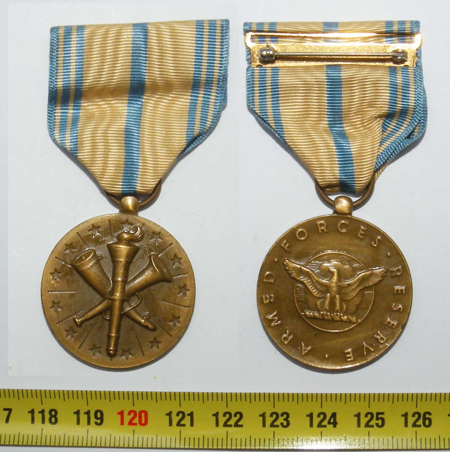 https://www.nuggetsfactory.com/EURO/militaria/medaille/medaille%201/91%20Medaille.jpg